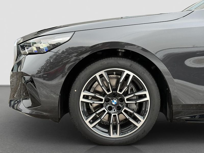 BMW Řada 5 540d xDrive Sedan - fotka 16 z 16