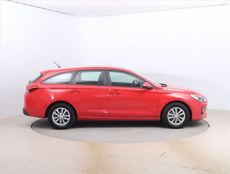 Hyundai i30 (2018) 1.0 T-GDI, Serv.kniha - fotka 6 z 14