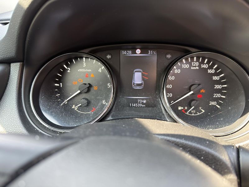 Nissan X-Trail (2017) - fotka 12 z 15