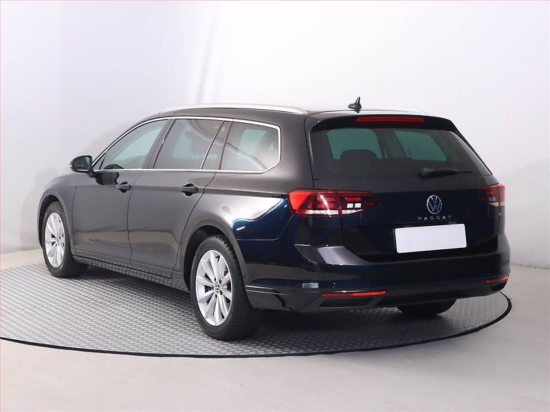 Volkswagen Passat (2023) 2.0 TDI - fotka 4 z 20