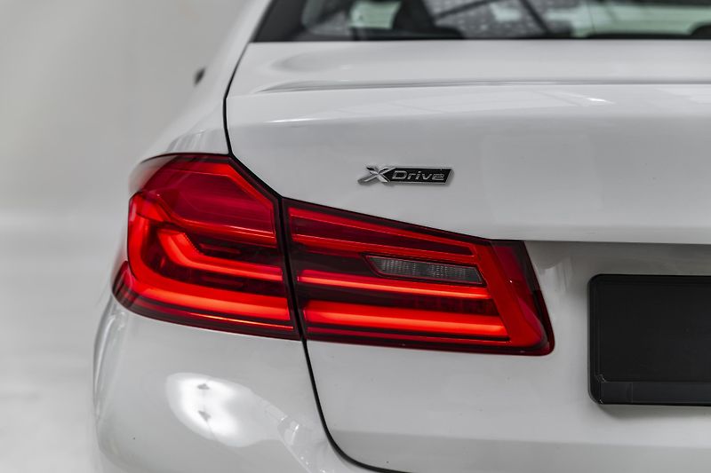 BMW Řada 5 520d xDrive*1.majitel*nebouran - fotka 38 z 39