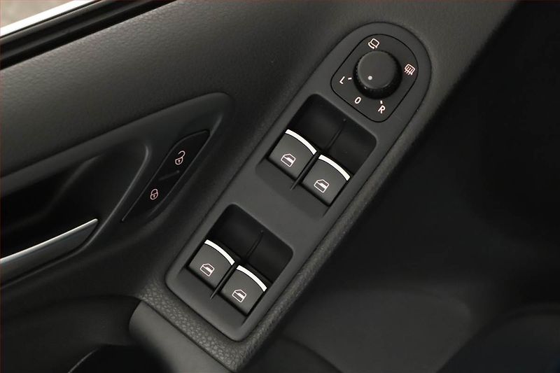 Volkswagen Golf (2014) 1.2 TSI, Tempomat - fotka 13 z 15
