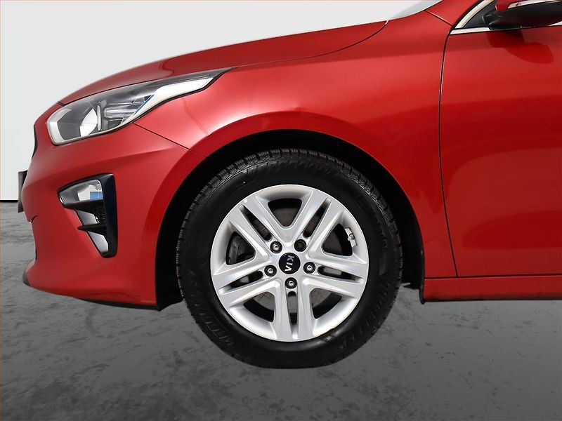 Kia Ceed (2018) 1.0 T-GDI, Serv.kniha, Navi - fotka 13 z 16