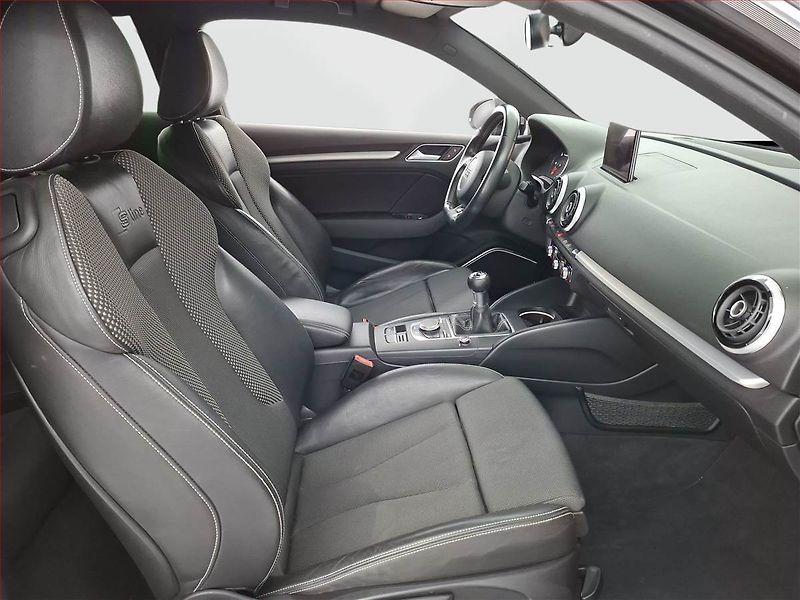Audi A3 (2014) S-Line 2.0 TDI, Navi, Xenony - fotka 9 z 18