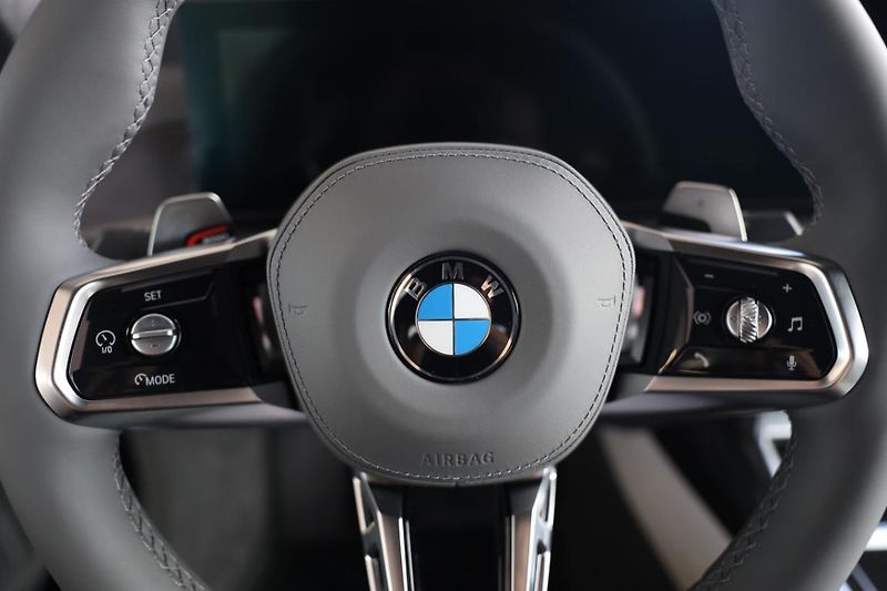 BMW Řada 7 740d xDrive Sedan - fotka 11 z 18