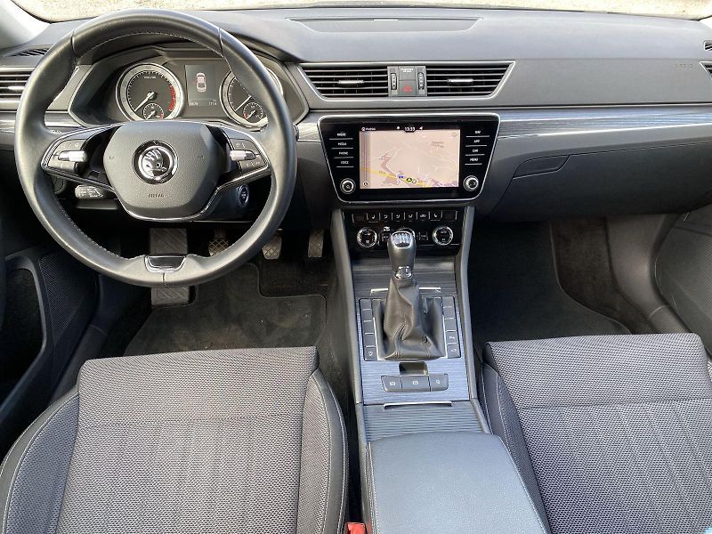 Škoda Superb (2021) 1.5 TSI Style - fotka 5 z 38