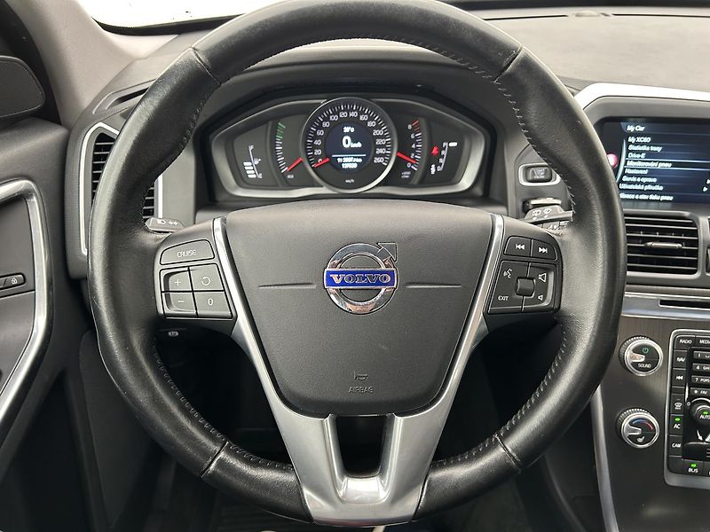 Volvo XC60 2.0 T5 Sumum - fotka 46 z 62