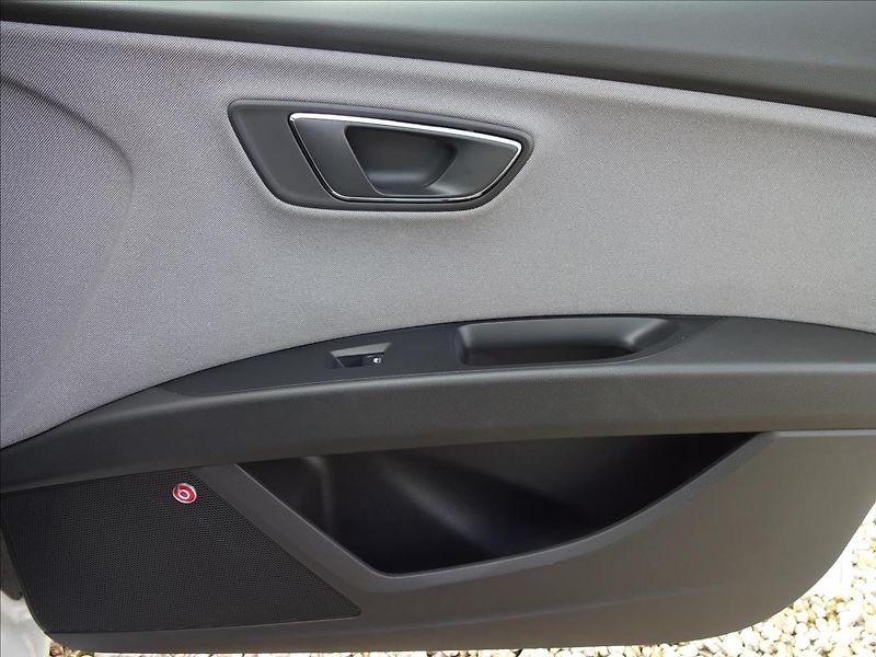 Seat Leon 1,6 TDI 85kW - fotka 32 z 55
