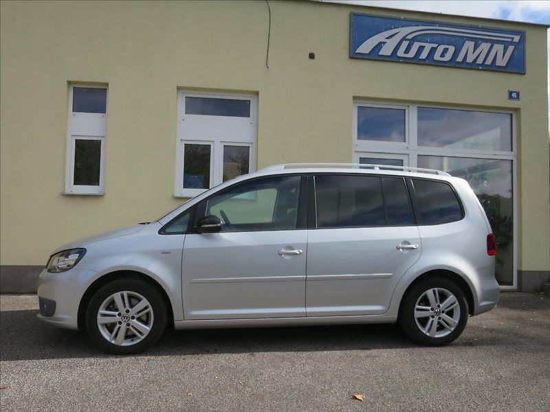 Volkswagen Touran 1,4  TSI MATCH - fotka 2 z 34