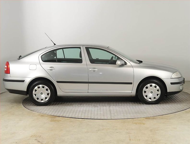 Škoda Octavia (2008) 1.6, po STK, servisované - fotka 6 z 17