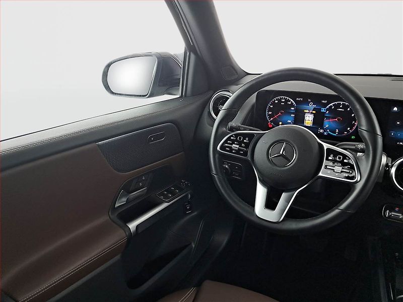Mercedes-Benz GLB (2022) 180 - fotka 7 z 20
