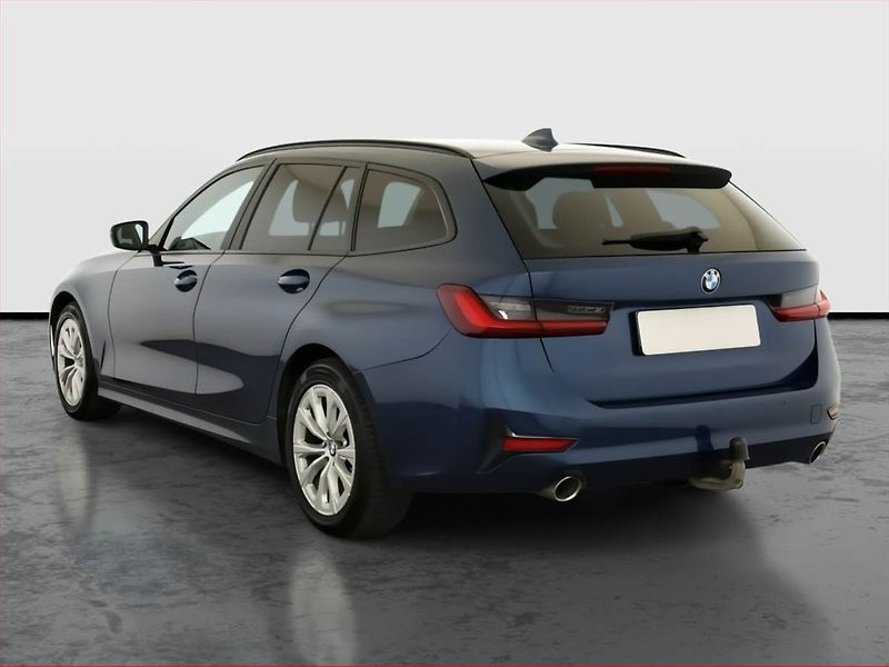 BMW Řada 3 (2022) 320 d xDrive - fotka 4 z 18
