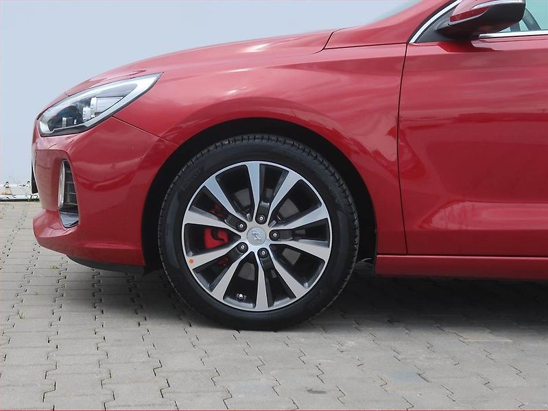 Hyundai i30 (2017) 1.6 CRDi, Automat, Serv.kniha - fotka 14 z 19