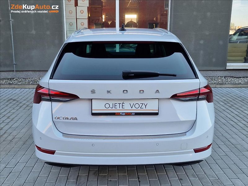 Škoda Octavia 2.0 TDI Style Tažné,ČR,1.Maj. - fotka 9 z 50