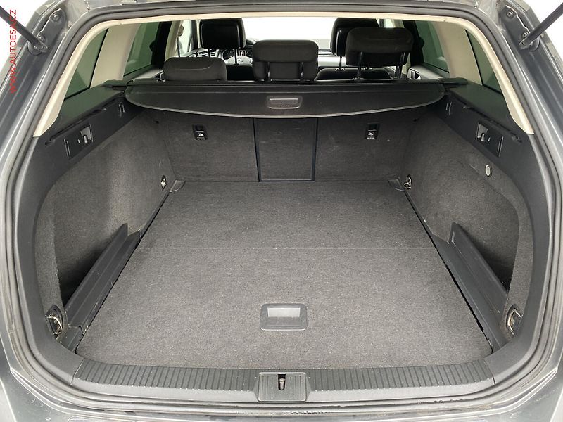 Volkswagen Passat (2015) 1.6TDi, DSG, LED - fotka 7 z 19