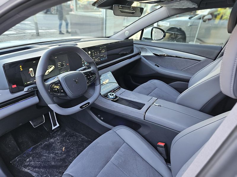 Dongfeng Voyah Passion PHEV (2024) VOYAH PASSION PHEV - fotka 10 z 24