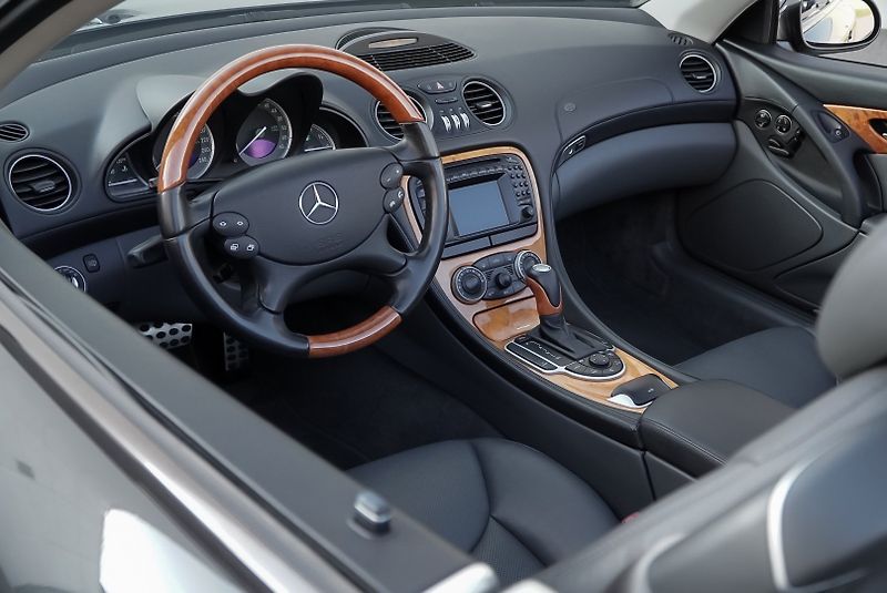 Mercedes-Benz SL 500 V8 - fotka 25 z 36