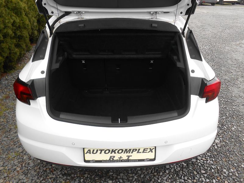 Opel Astra 1.2,KAMERA,NAVI,62TKm!! - fotka 19 z 41