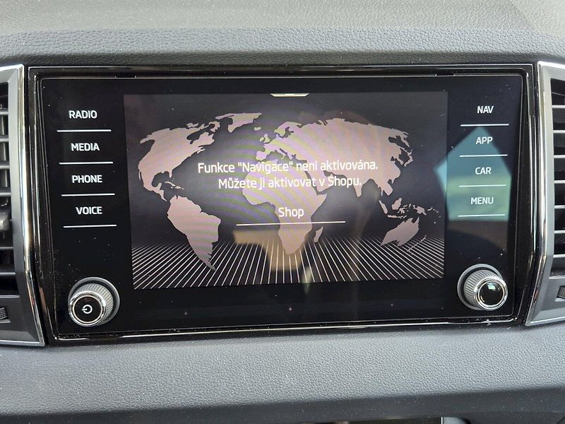 Škoda Karoq (2025) Top Selection 1.5 TSI 110 kW 7 - fotka 32 z 39