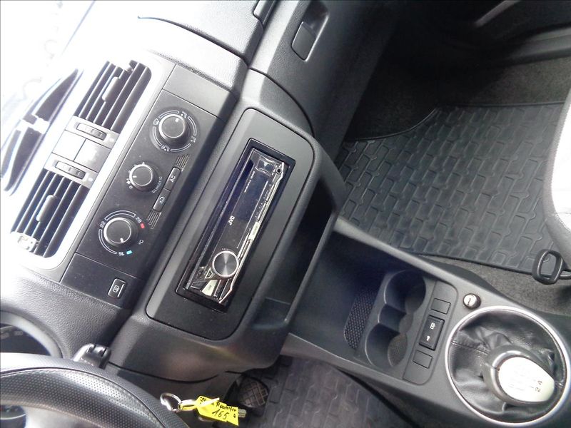 Škoda Roomster 1,4 - fotka 16 z 17