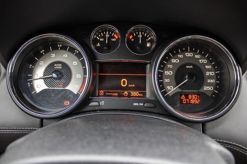 Peugeot RCZ 147kW 2014 - fotka 13 z 25