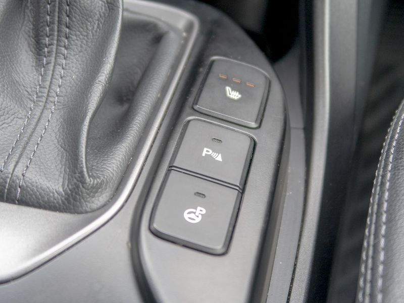 Hyundai Santa Fe (2013) ČR 11/13 2.2D 145KW – VÝBAVA - fotka 35 z 61