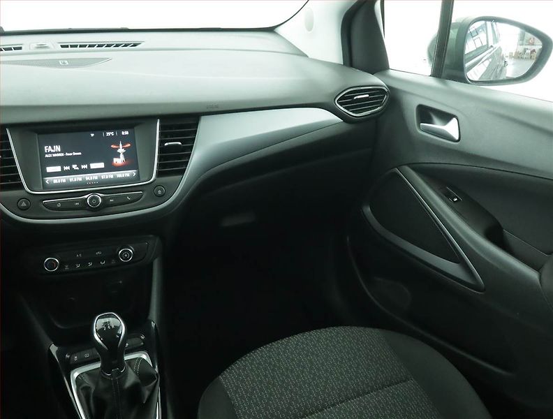 Opel Crossland X (2020) Business 1.2, Tempomat - fotka 8 z 17