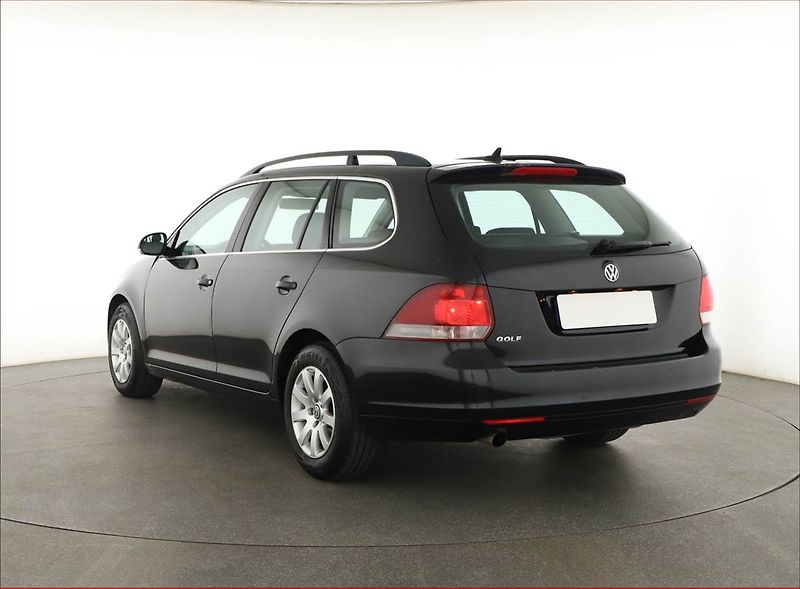 Volkswagen Golf (2010) 1.6 TDI, po STK, servisované - fotka 4 z 13