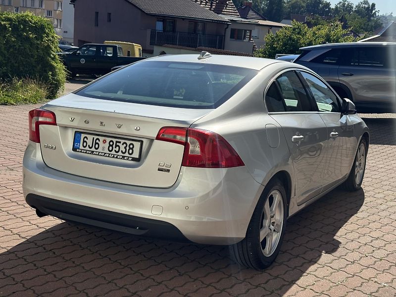 Volvo S60 D3 - fotka 5 z 24