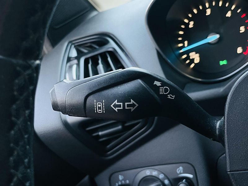 Ford Kuga 2.0TDCi MANUÁL SERVISKA TAŽNÉ  - fotka 43 z 51