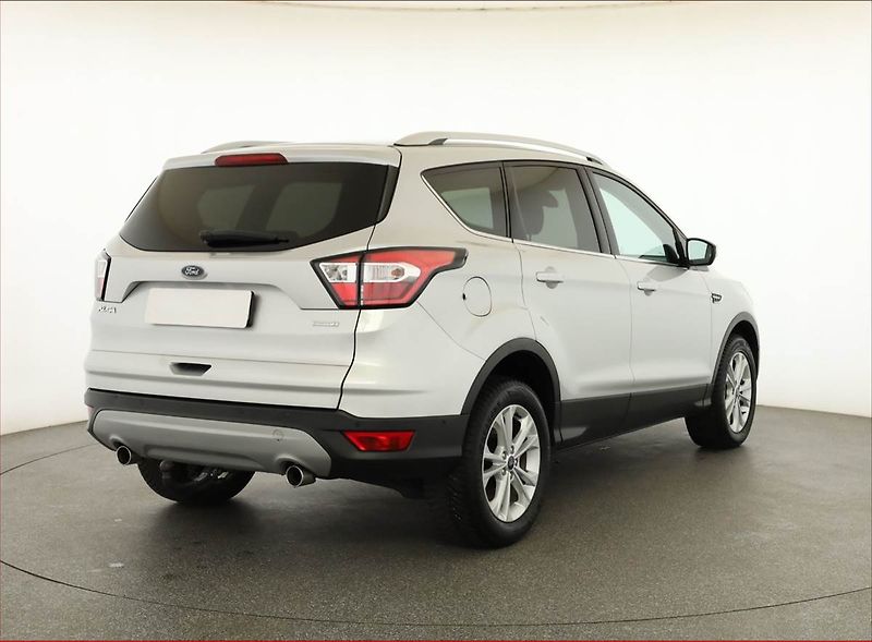 Ford Kuga (2019) Titanium 1.5 EcoBoost - fotka 5 z 17