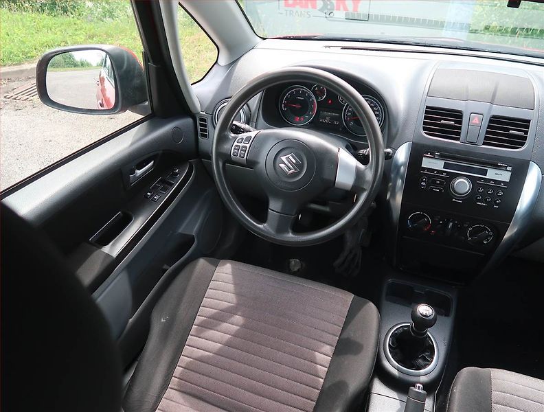 Suzuki SX4 (2010) 1.6 VVT, 4X4, ČR,1.maj - fotka 7 z 14