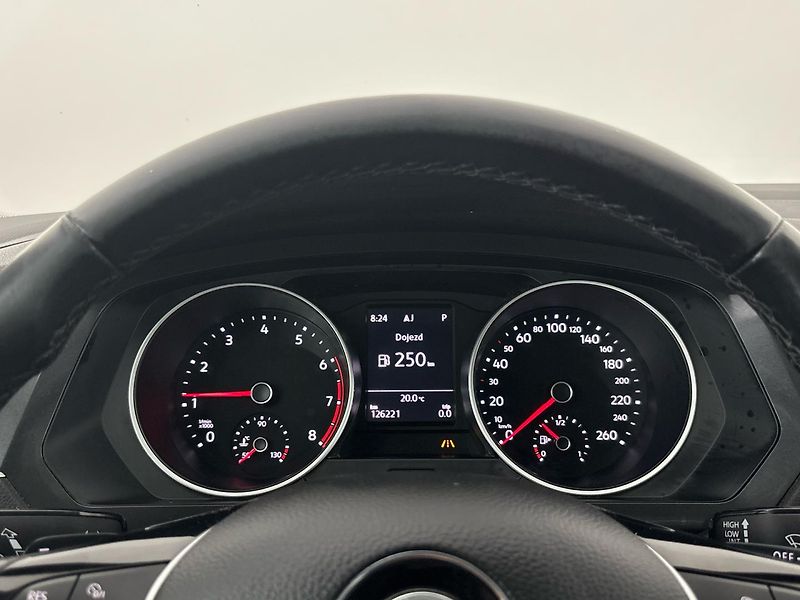 Volkswagen Tiguan Trendline DSG - fotka 11 z 27