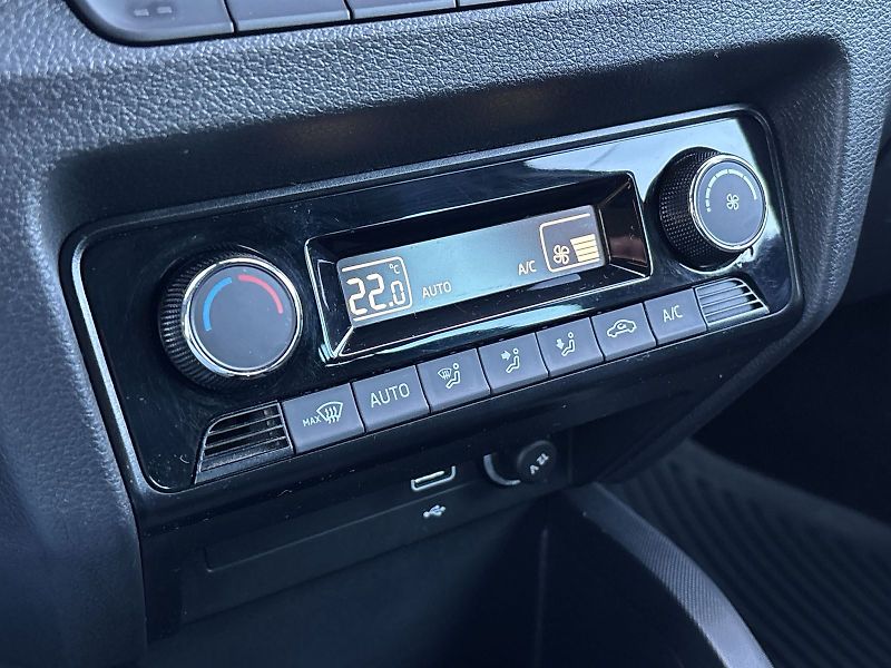 Škoda Fabia (2022) Combi 1.0 TSI Ambition Top - fotka 15 z 31