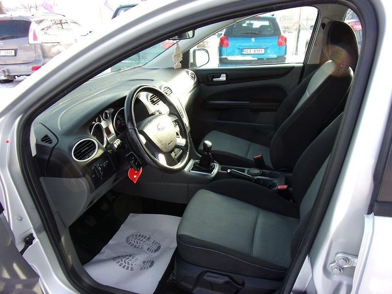 Ford Focus 1,6 TDCI - fotka 11 z 18