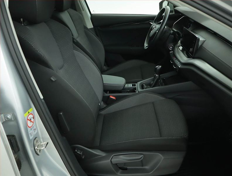 Škoda Octavia (2023) Ambition 2.0 TDI, ČR,1.maj - fotka 9 z 15
