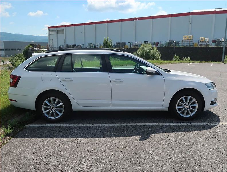 Škoda Octavia (2017) 1.6 TDI, Tempomat - fotka 6 z 16