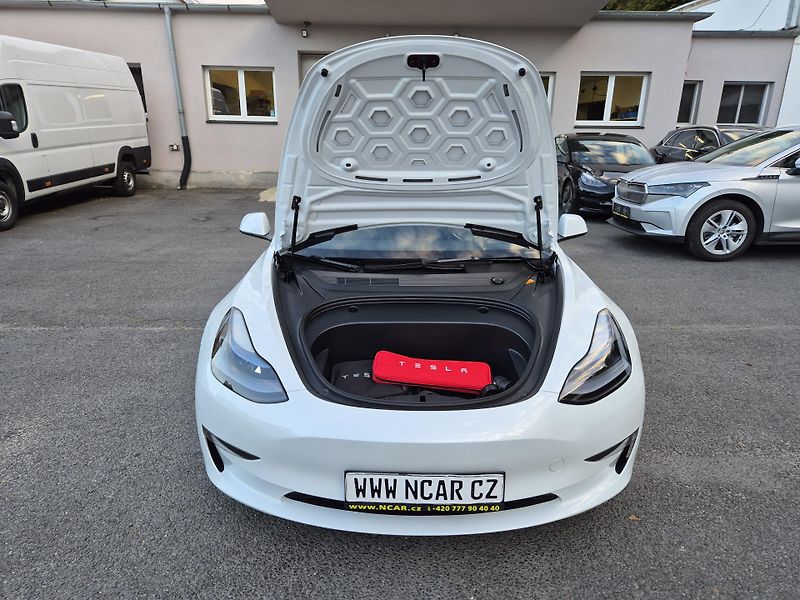 Tesla Model 3 LONG RANGE DUAL MOTOR SOH 96% - fotka 18 z 48