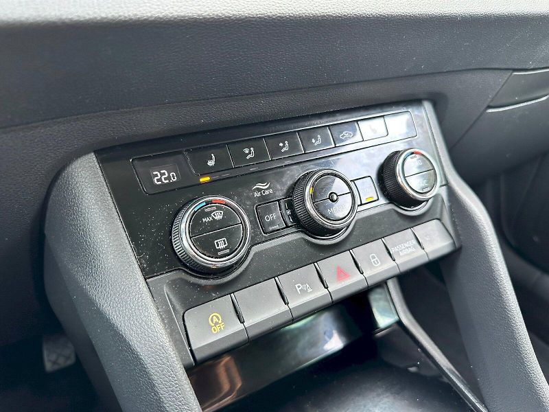 Škoda Karoq (2021) 1.0 TSI 81 kW Ambition - fotka 17 z 23