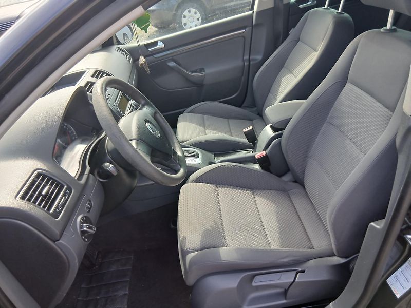 Volkswagen Golf 1.6i, GT Look, automat - fotka 17 z 31