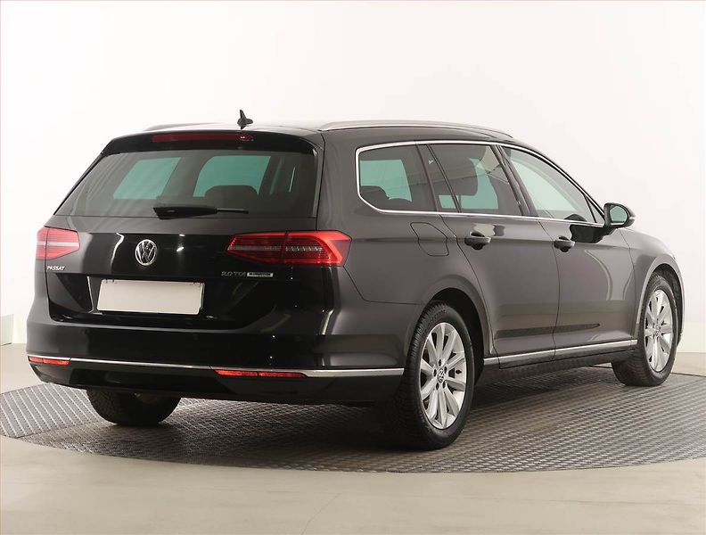 Volkswagen Passat (2016) 2.0 TDI, Automat, Serv.kniha - fotka 5 z 22
