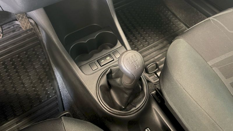 Škoda Fabia (2011) Classic 1.2 HTP 44kW - fotka 18 z 22