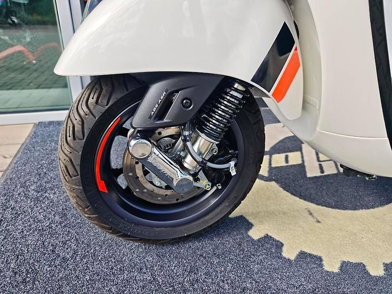 Vespa (2026) GTS 310 Super Sport, 2026, Dop - fotka 11 z 14