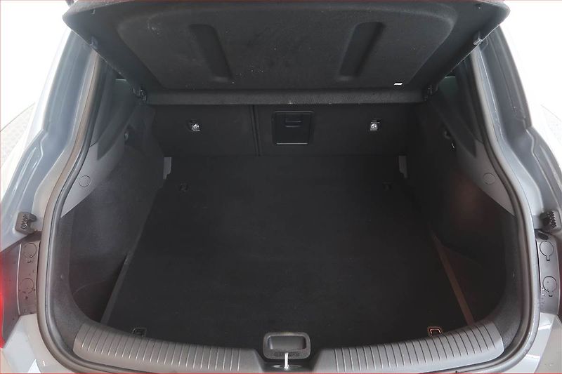 Hyundai i30 (2022) N-Line 1.5 T-GDI MHEV - fotka 13 z 17