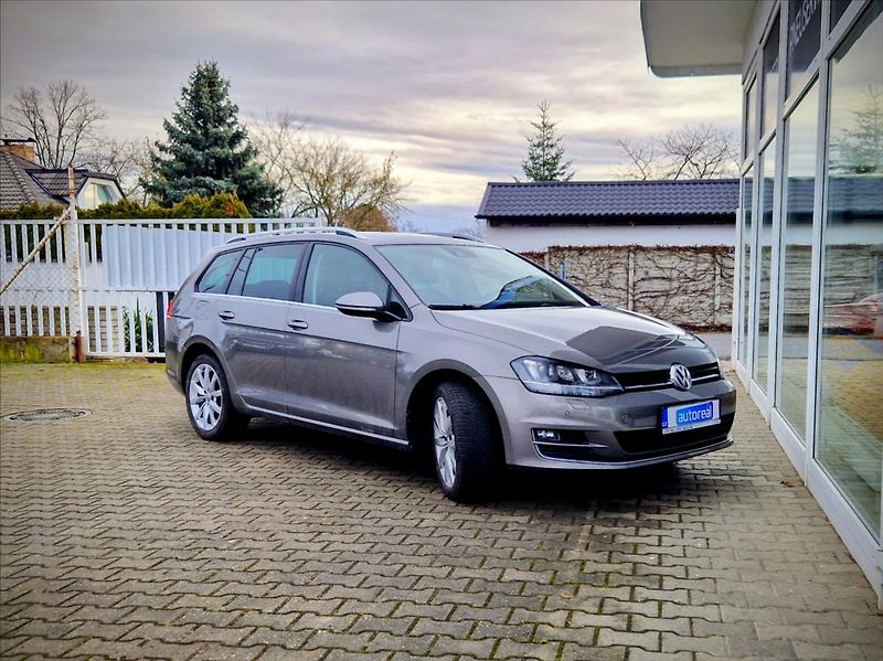 Volkswagen Golf 1,4 TSi Comfortline vyhř.seda - fotka 7 z 20