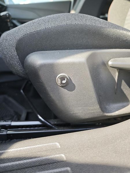 Peugeot 2008 (2022) Active - fotka 9 z 19