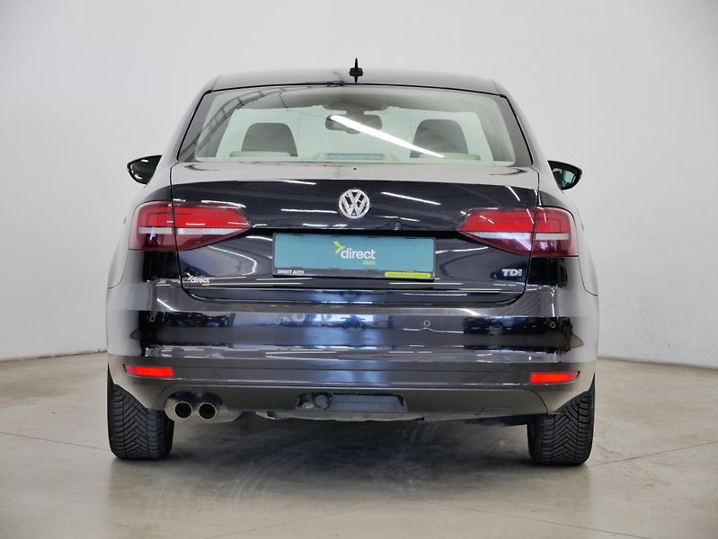 Volkswagen Jetta - fotka 6 z 25