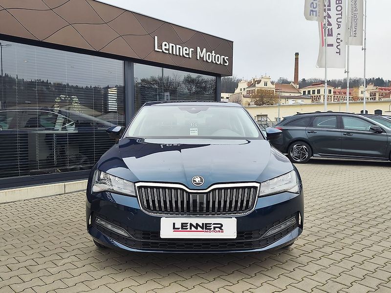 Škoda Superb 1.5 TSI/110kW Ambition DSG - fotka 2 z 31