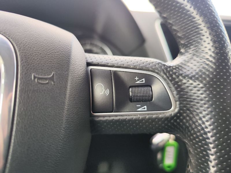 Audi Q5 2.0 TFSi/155kW Quattro ČR - fotka 23 z 30