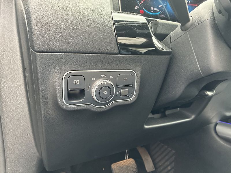 Mercedes-Benz GLA 200 d 4MATIC - fotka 12 z 18